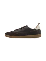 Championes urbanos Hush Puppies modelo Galilo, color chocolate, con diseño de puntera reforzada en gamuza y cuerpo en cuero texturizado. Presenta suela de goma color caramelo y detalle de talón en contraste.
