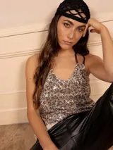 Top de tirantes con lentejuelas con estampado animal print.