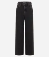 Pantalón wide leg negro de sarga de algodón, con cintura alta, trabillas, bolsillos delanteros y traseros, y cierre con botón y cremallera.