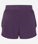 Short deportivo modelo runner de corte holgado, con cintura elástica ancha y bajo redondeado. Confeccionado en tejido técnico de secado rápido, ideal para actividades físicas.