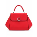 Cartera de mano estructurada color rojo, con solapa frontal y detalle de argolla metálica plateada. Cuenta con asa superior fija y diseño de base amplia.