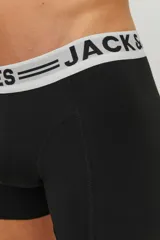 Pack de tres boxers tipo trunk negros con ajuste ceñido y cintura elástica blanca con logo Jack & Jones.