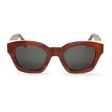 Lentes de sol Mr Boho modelo Barrosa, con armazón de acetato carey marrón y detalles en color blanco en los extremos superiores, y cristales oscuros.