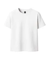 Remera blanca lisa de algodón con cuello redondo y mangas cortas.