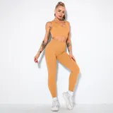 Legging deportivo de tiro alto confeccionado en tejido acanalado, diseñado para brindar ajuste y soporte durante la actividad física.