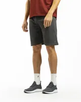 Short deportivo gris oscuro de poliéster con textura de red.