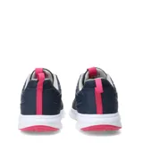 Championes deportivos Topper modelo Boro III, color azul marino con detalles en fucsia y blanco. Presentan un diseño de corte bajo con cordones, suela blanca con refuerzos en fucsia y logo de la marca en el lateral.