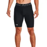 Calza deportiva corta Under Armour de compresión, color negro, con cintura elástica ancha con la marca impresa y logo de la marca en el muslo derecho.