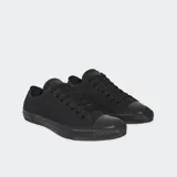 Championes Converse Chuck Taylor de caña baja, color negro.