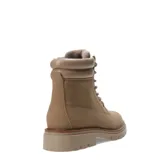 Borcegos de mujer estilo militar en color taupe, confeccionados en material sintético con acabado tipo gamuza. Presentan cordones frontales, cuello acolchado al tono y suela de goma con plataforma dentada.