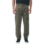 Pantalón cargo Quiksilver color verde militar, de corte recto, con cintura elástica con cordón de ajuste y bolsillos laterales en las piernas.