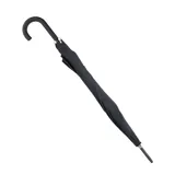 Paraguas largo color negro, con estructura metálica, mango de goma y tejido de poliéster impermeable.