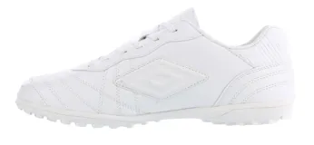 Championes de fútbol Umbro modelo Touch TF, diseñados para cancha de césped sintético. Presentan un diseño bicolor en blanco y negro, con el logo de la marca en el lateral y lengüeta. Cuentan con cierre de cordones y suela de goma con relieve para mayor tracción.