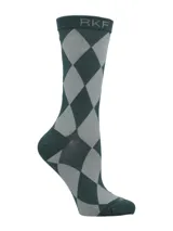 Medias de caña media con estampado de rombos en tonos verde oscuro y gris, con logo de la marca tejido en la parte superior.