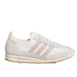 Championes Adidas SL 72 OG W, color blanco con detalles en rosa pastel y suela de goma color caramelo.