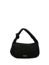 Cartera hobo de mano Hush Puppies color negro, con diseño trenzado y asa única con nudo decorativo. Incluye una placa metálica dorada con el logo de la marca en la parte frontal.