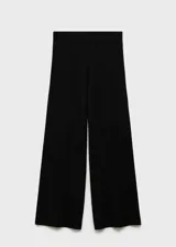 Pantalón de punto fino color negro, con diseño wide leg, tiro alto y cintura elástica.