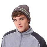 Gorro de lana tipo beanie de la marca Rusty, color gris con franjas horizontales en verde y blanco, y parche con logo en la parte frontal.