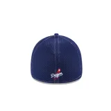 Gorra azul de New Era con el logo de los Dodgers bordado en blanco en el frente.