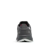Championes de senderismo Columbia modelo Peakfreak Hera Outdry, color gris con detalles en bordó. Presentan tecnología impermeable OutDry, sistema de ajuste Navic Fit, entresuela TechLite+ para amortiguación y suela Adapt Trax para tracción en diversos terrenos.