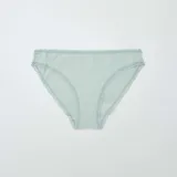 Pack de dos braguitas clásicas de algodón color verde agua con terminaciones de puntilla.