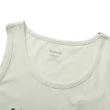 Musculosa negra con el logo de Hurley estampado en blanco en el pecho.