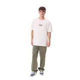 Pantalon de jean Rusty con corte holgado y acabado desgastado en tono verde oliva. Cuenta con cierre de botón y cremallera, bolsillos laterales y traseros, y presillas para cinturón.