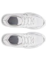 Championes Under Armour modelo Apparition Tech, de diseño retro inspirado en el running. Presentan una parte superior de malla transpirable con superposiciones de cuero y materiales sintéticos, amortiguación reactiva UA HOVR y suela de goma completa para mayor tracción.