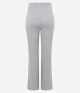 Pantalón flare gris melange, de tiro alto y cintura ancha, confeccionado en microfibra con viscosa y elastano.