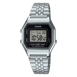 Reloj digital Casio de estilo vintage con caja octogonal y malla de acero inoxidable en tono plateado. Presenta una esfera negra con pantalla digital, funciones de cronómetro, alarma, calendario y luz LED.