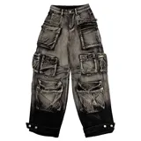Pantalón jean gris oscuro con efecto desgastado, tiro alto, corte amplio y múltiples bolsillos tipo cargo.