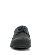 Zapatos casuales tipo zapatilla de cuero color azul marino, con cordones al tono, costuras reforzadas y suela de caucho gris con diseño antideslizante.