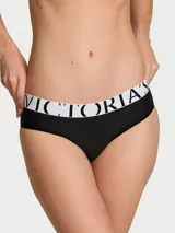 Bombacha hiphugger de microfibra negra con pretina elástica blanca con logo estampado de Victoria's Secret y panel de refuerzo de algodón.