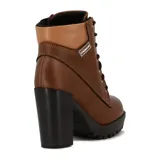 Bota acordonada color marrón de Moleca, con taco cuadrado y plataforma.