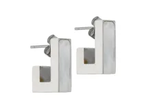 Par de aros de acero italiano con forma rectangular y lámina de acrílico blanca.