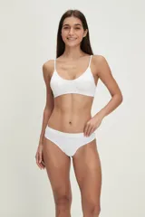 Pack de tres colaless de algodón, color blanco, con elástico liso en la cintura.