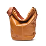 Cartera tipo hobo de cuero color suela, con cierre superior, correa ajustable y extraíble, y logo de la marca grabado en la parte inferior.