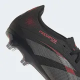 Championes de fútbol Adidas Predator Pro, color negro con detalles en gris y rojo.