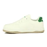 Championes urbanos blancos con detalles en verde, acordonados y con plataforma.