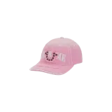 Gorra de seis paneles Supreme x True Religion en color rosado, con efecto desgastado, costuras a contratono y bordado frontal con tachas metálicas.