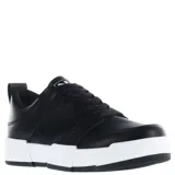 Championes urbanos N+ modelo Foge, color negro con suela de plataforma blanca. Presentan un diseño de corte bajo con cordones y detalles de recortes en el lateral.