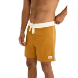 Short de baño color ocre con cintura en contraste color crema y cordón de ajuste. Tiene un bolsillo trasero con etiqueta de la marca.