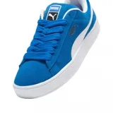 Championes Puma Suede XL de gamuza en color azul, con franja lateral blanca y suela de goma blanca.