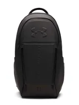 Mochila Under Armour No Weigh color negro, con tecnología UA Storm resistente al agua, compartimento principal amplio, espacio para dispositivos y múltiples bolsillos con cierre.
