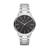 Reloj de pulsera Armani Exchange modelo Cayde con caja de acero inoxidable plateado de 42 mm y esfera negra minimalista. Presenta índices de bastón plateados, manecillas finas y el logotipo de la marca en la posición de las 12. Incluye una pulsera de eslabones de acero inoxidable con cierre desplegable.