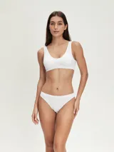 Vedetina color piel, corte clásico, sin costuras.