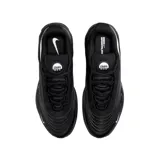 Championes Nike Air Max Fire, de color negro con detalles en azul y suela con amortiguación Air visible en el talón.
