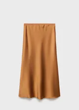 Falda midi de corte recto con acabado satinado y cintura elástica.