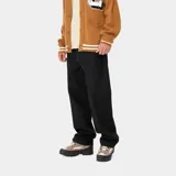 Pantalón de corte relajado en color negro, con diseño de cinco bolsillos y pierna ancha. Presenta un talle regular y está confeccionado en un tejido de alta resistencia.