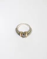 Anillo de plata 925 con dublé de oro y circonias blancas.